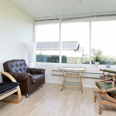 Dom wakacyjny Three-bedroom Holiday In 3 *