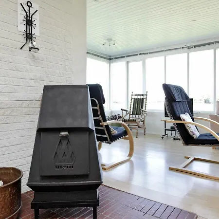 Dom wakacyjny Three-bedroom Holiday In 3